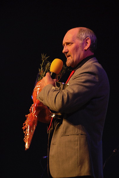 0109johnnymowataward.jpg